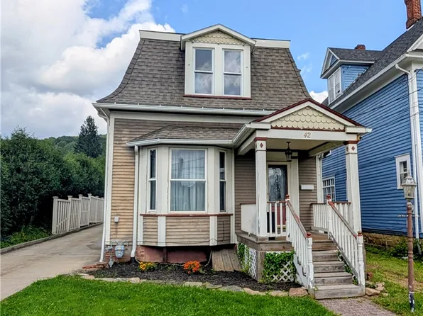 42 School St, Bradford, PA 16701