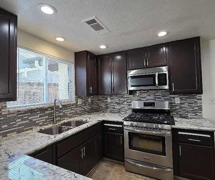 3012 E Los Altos Ave — Photo 10