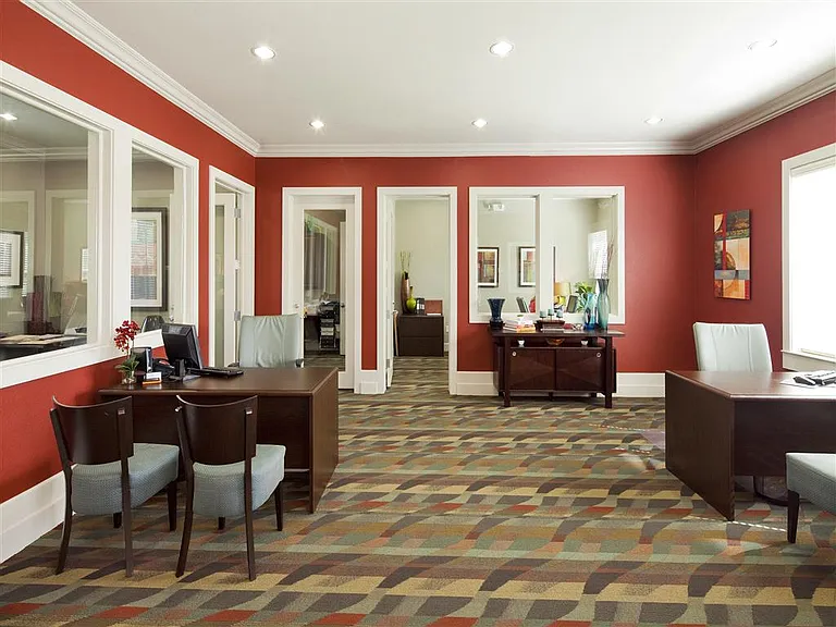 Encino Pointe — Photo 16