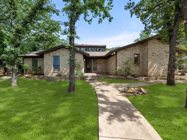 2809 Burlwood Dr, Dalworthington Gardens, TX 76016
