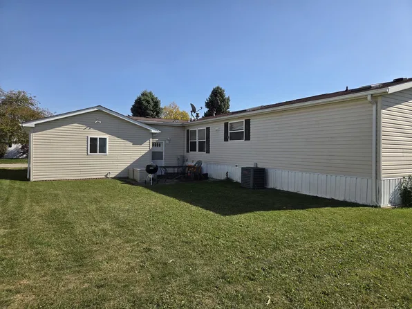 830 Cedar Cir, Manteno, IL 60950