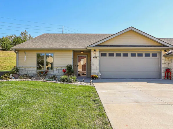 933 Newfoundland Dr, Manhattan, KS 66503