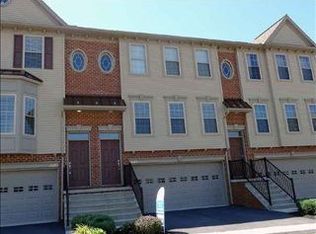 6322 Creekbend Dr, Mechanicsburg, PA