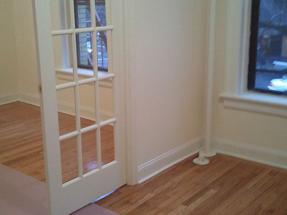 5th image of 222 E 30th St