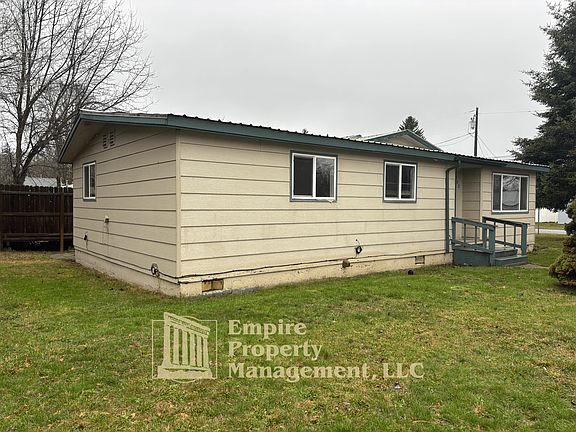 3rd image of 802 N Ella Ave
