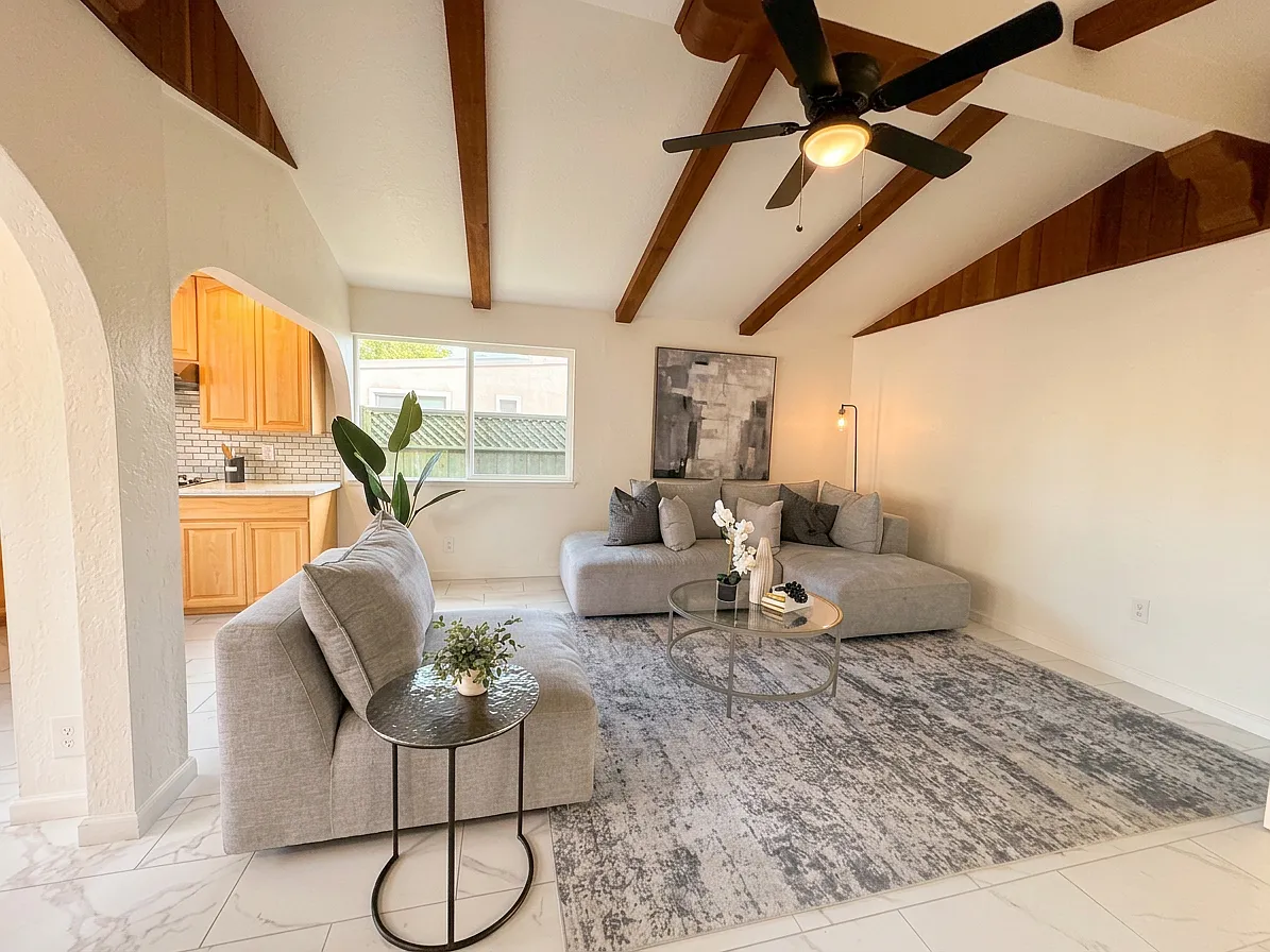 1 bed, 725 sqft, $2,375 — Photo 3