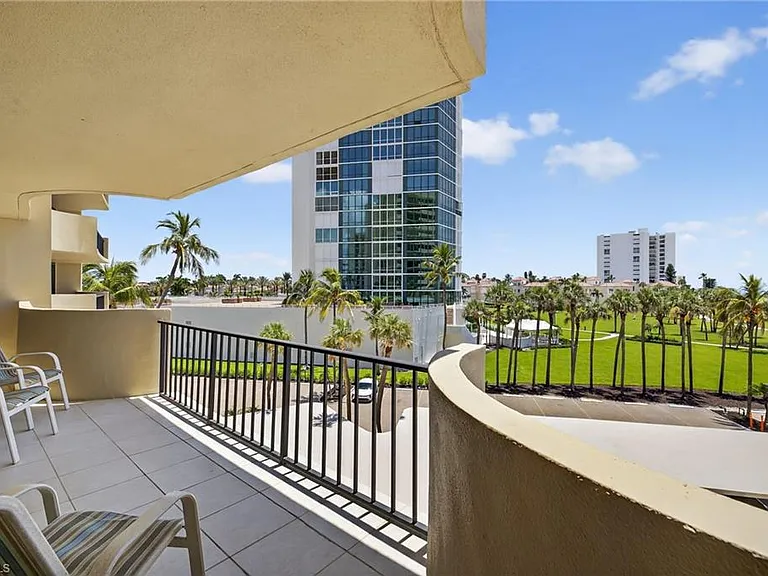 4001 Gulf Shore Blvd N #303 — Photo 2