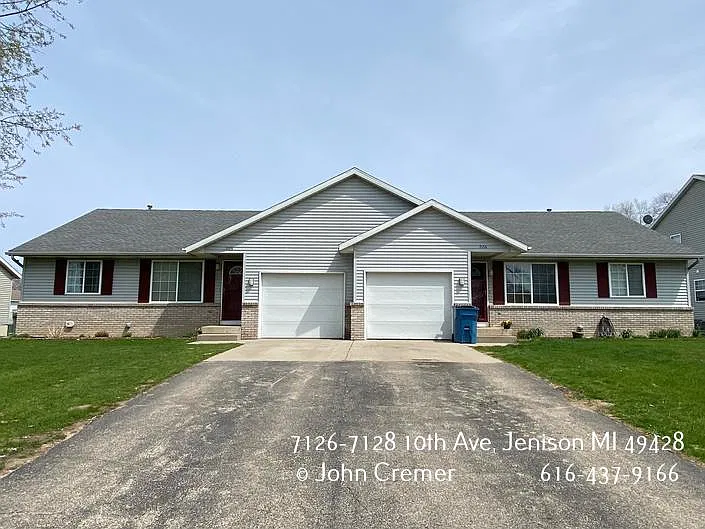 3 bed, 1952 sqft, $2,100 — Photo 1