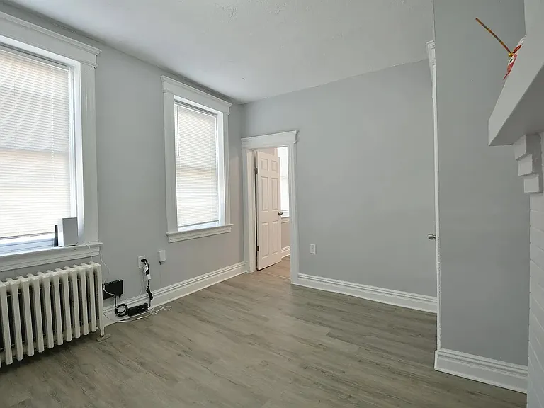 105 Franklin St #2 — Photo 2