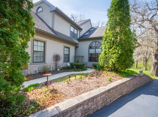 1211 Hobson Oaks Dr, Naperville, IL