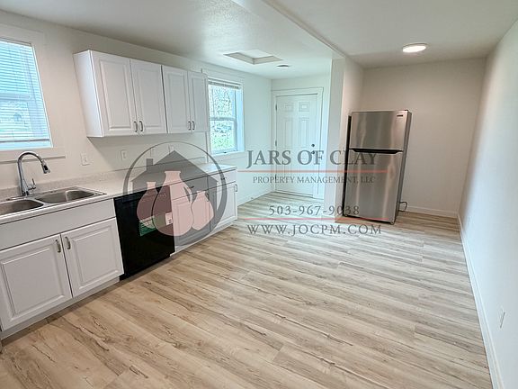 2nd image of 6925 Edith St NE #6925