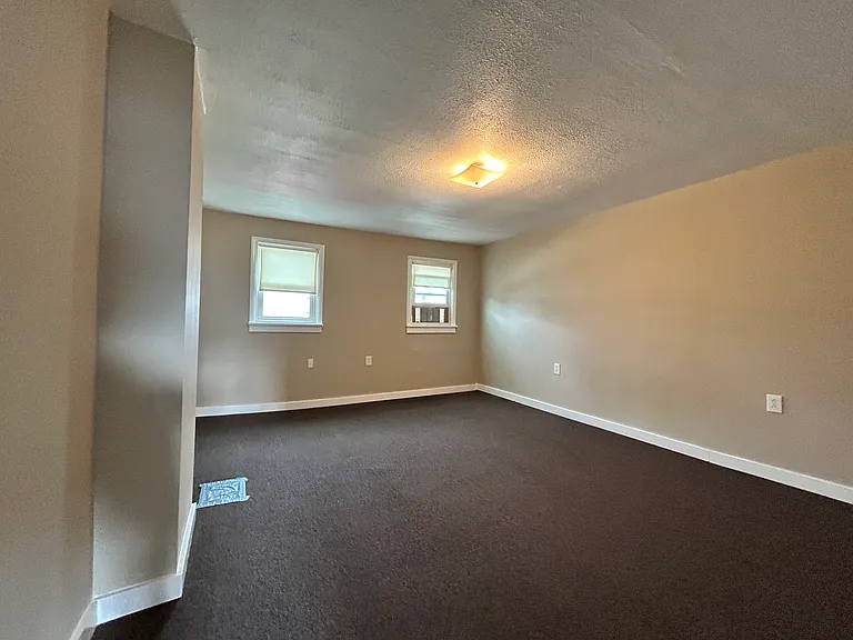 133 Springdale St — Photo 8