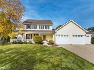 3304 W Bretons Dr, McHenry, IL 60050