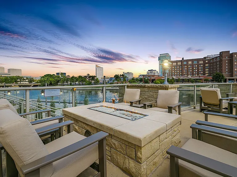 River Vista — Photo 2