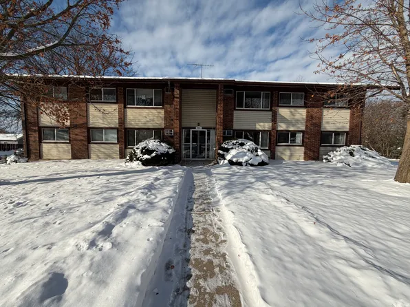 821 Bel Ric Dr #6, Kewaskum, WI 53040