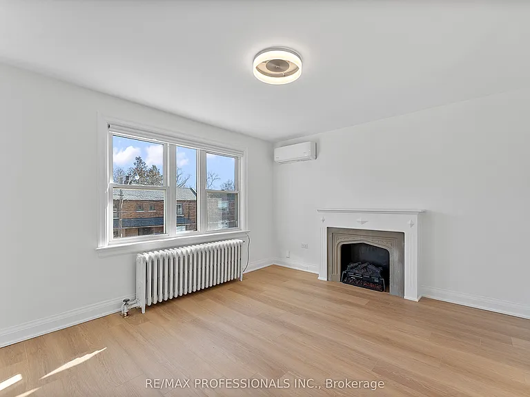 308 Jane St #UPPER — Photo 19