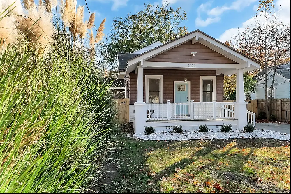 1133 E Leicester Ave — Photo 1