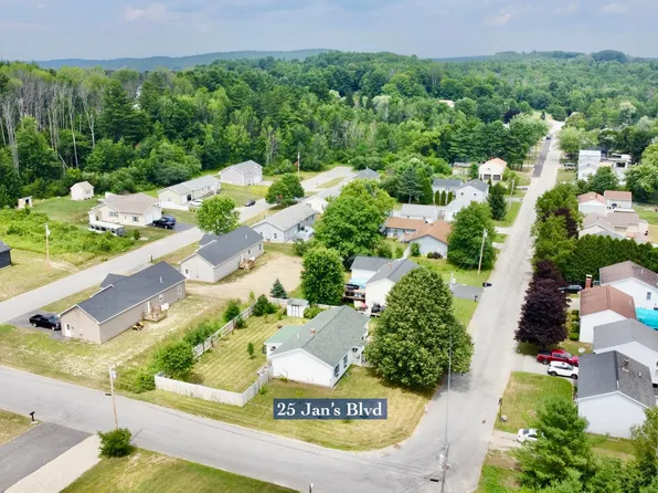 25 Jans Boulevard, Lewiston, ME 04240