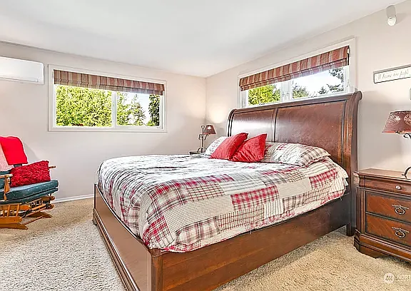 21235 Plaza Dr — Photo 11