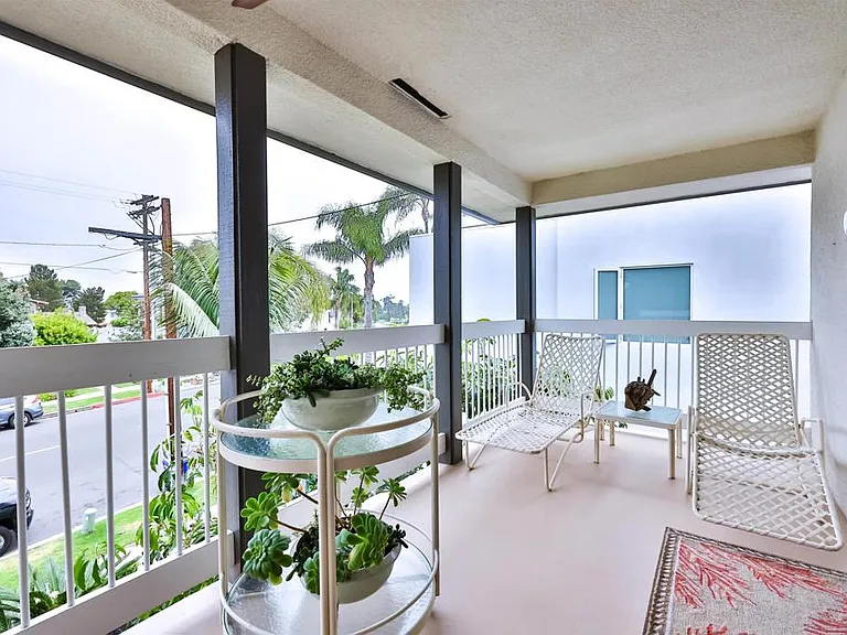1524 Ynez Pl — Photo 30