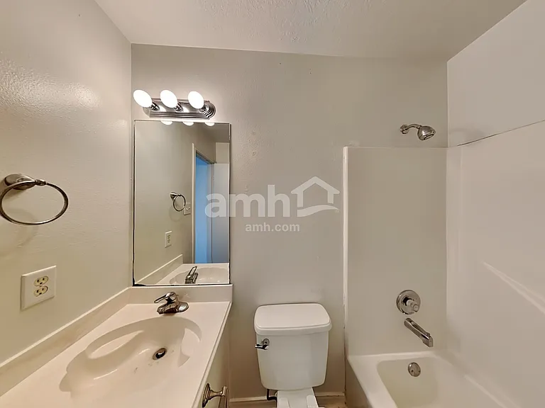 5349 Yale Dr — Photo 14