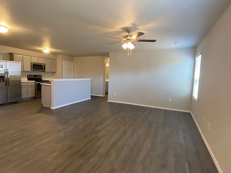 503B W Christopher Dr — Photo 4