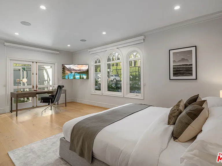402 Doheny Rd — Photo 33