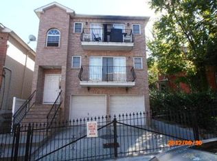 61 Crawford St, Newark, NJ 07102