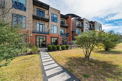 2525 S Lamar Blvd #304 Photo 1 2525 S Lamar Blvd #304 Photo 1