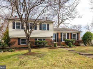 9905 Colony Rd, Fairfax, VA 22030