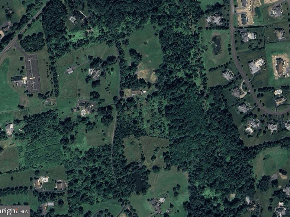 2nd image of 868 Dolington Acres Rd