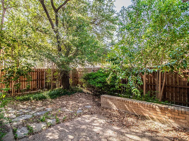 3704 Hulen Park Dr — Photo 42