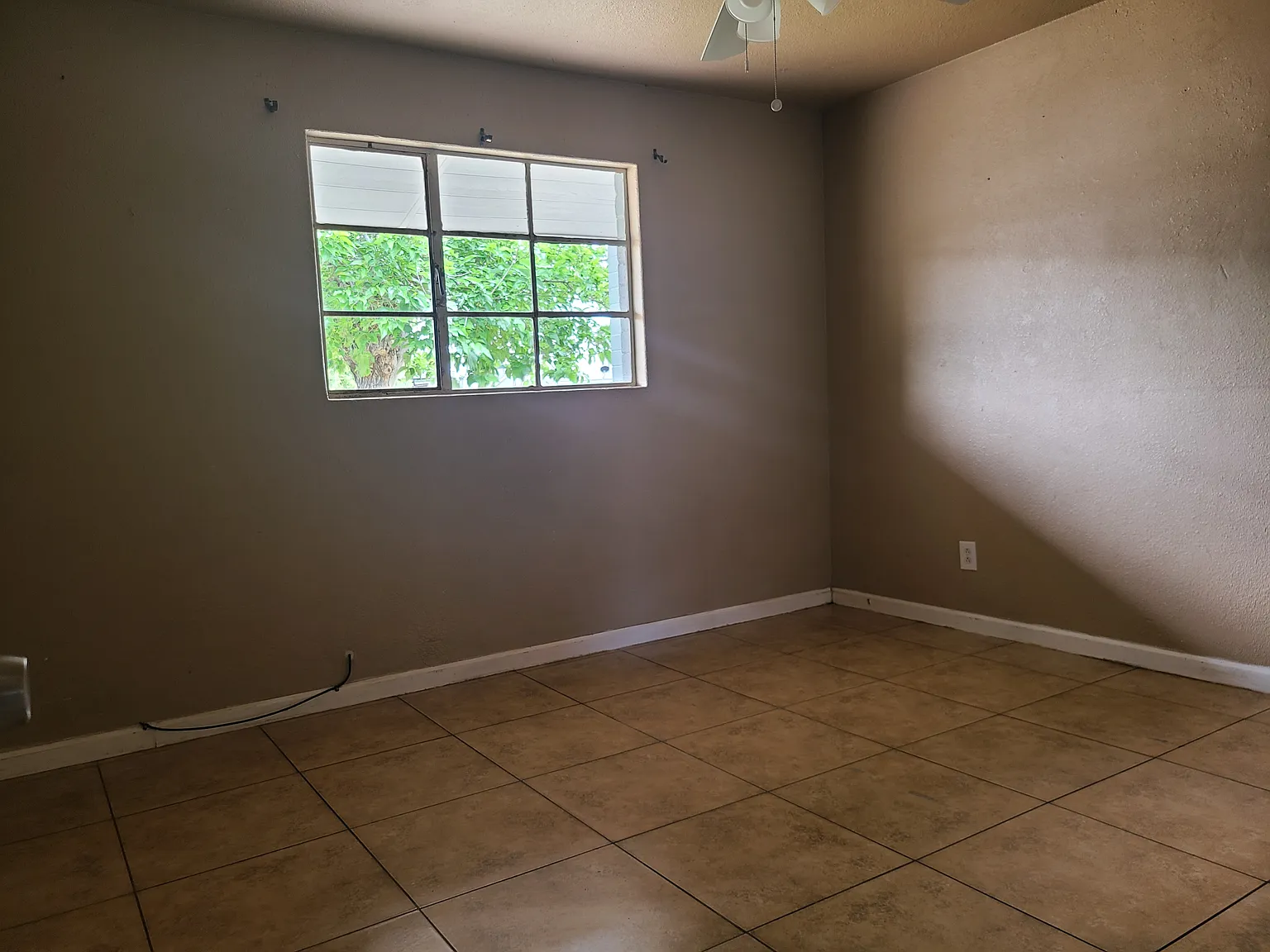 3402 E Willetta St — Photo 4