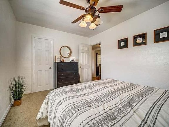 5th image of 2123 E Esther St
