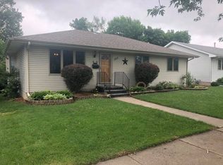 1511 Maple Ln, Moline, IL 61265