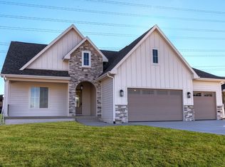 16212 Ironwood Ln, Urbandale, IA 50323