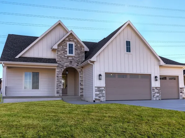 16212 Ironwood Ln, Urbandale, IA 50323