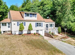 5 Glenmere Homesites Rd, Florida, NY 10921