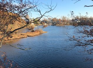 566 Fernhurst Ct, Lake Orion, MI