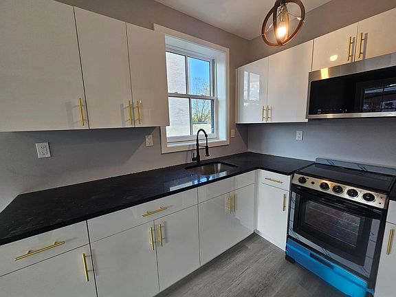 5th image of 36 Liberty St #B