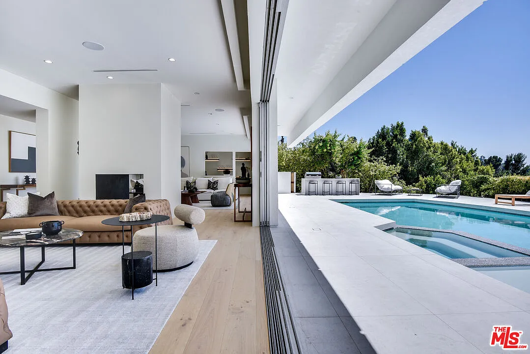5 bed, 5.0 bath, 3750 sqft, $60,000 — Photo 2