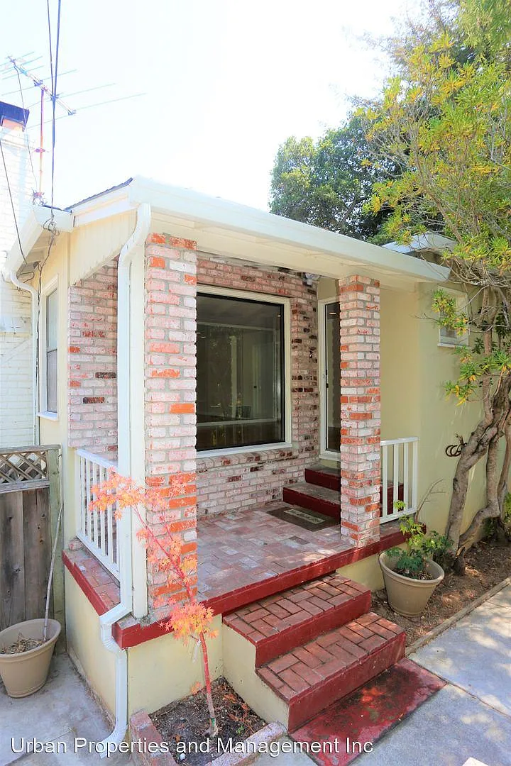 1703 Valley View Ave photo 1