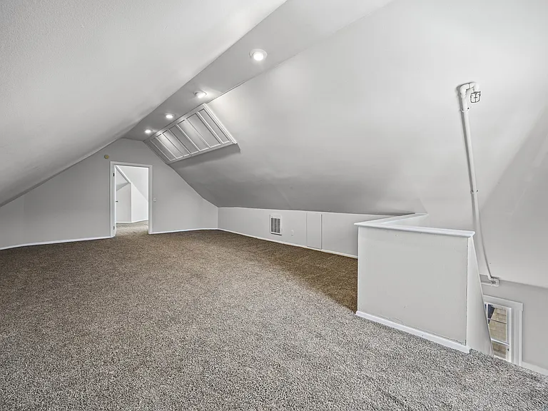 311 Park Ave #2 — Photo 18