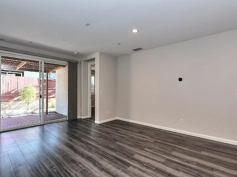 9049 Hourglass Cir — Photo 41