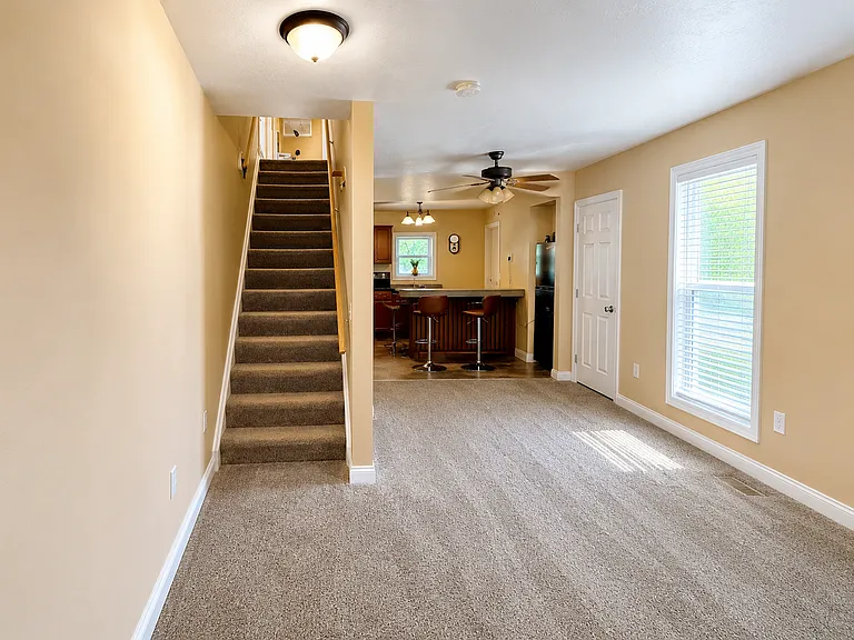523 Jefferson St — Photo 6