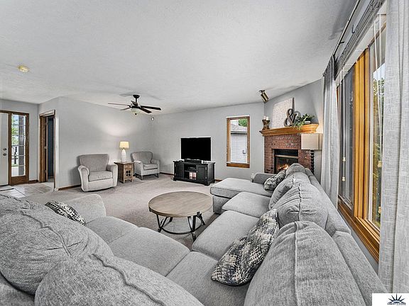 4th image of 1917 N 172nd Cir