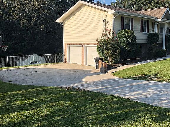 2nd image of 4923 Hunter Village Dr