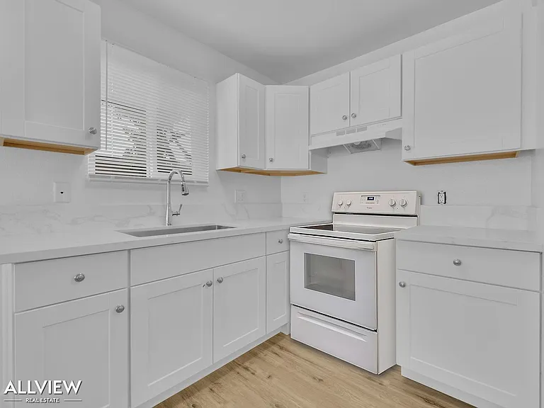 3864 35th Street — Photo 3