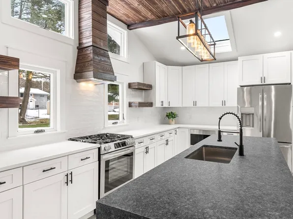 8 Travis Rd, Holliston, MA 01746