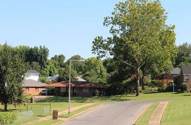 2nd image of 4600 Sundown Ln